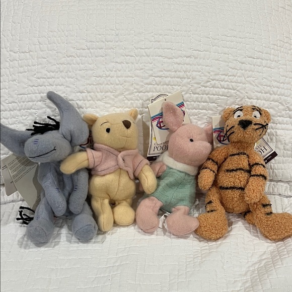 Disney Other - DISNEY :: POOH & FRIENDS